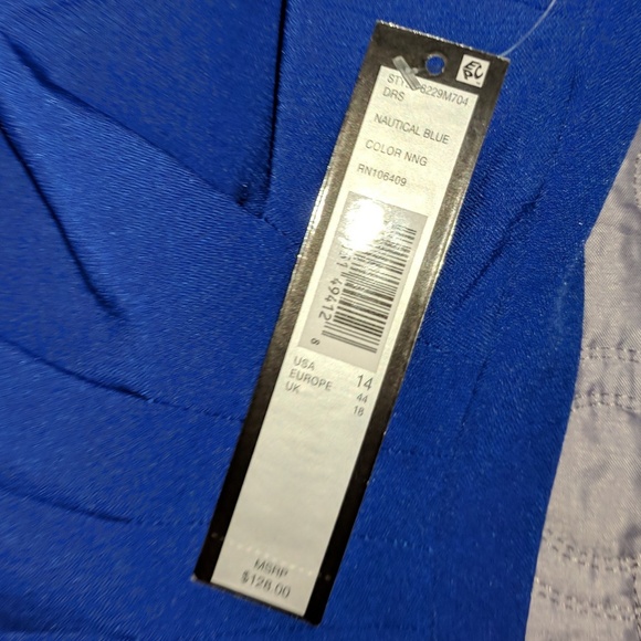 Dress - Picture 2 of 4